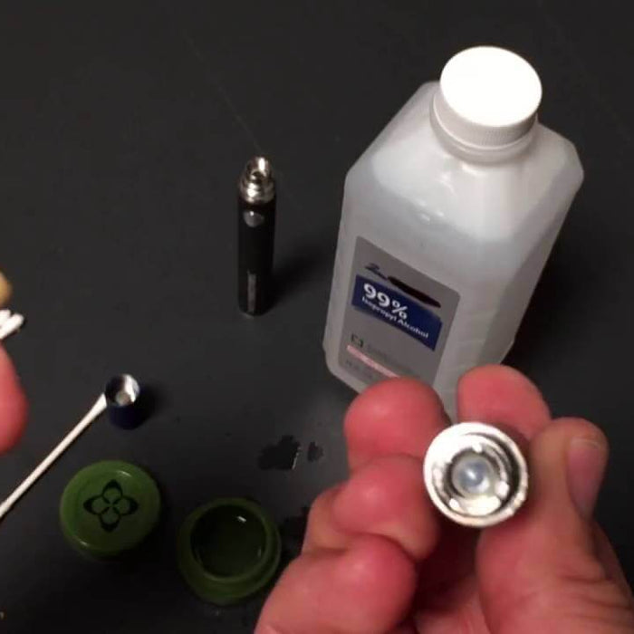 Maintenance Guide for Newbies on how to Clean Vape Tanks &amp; Coils. 